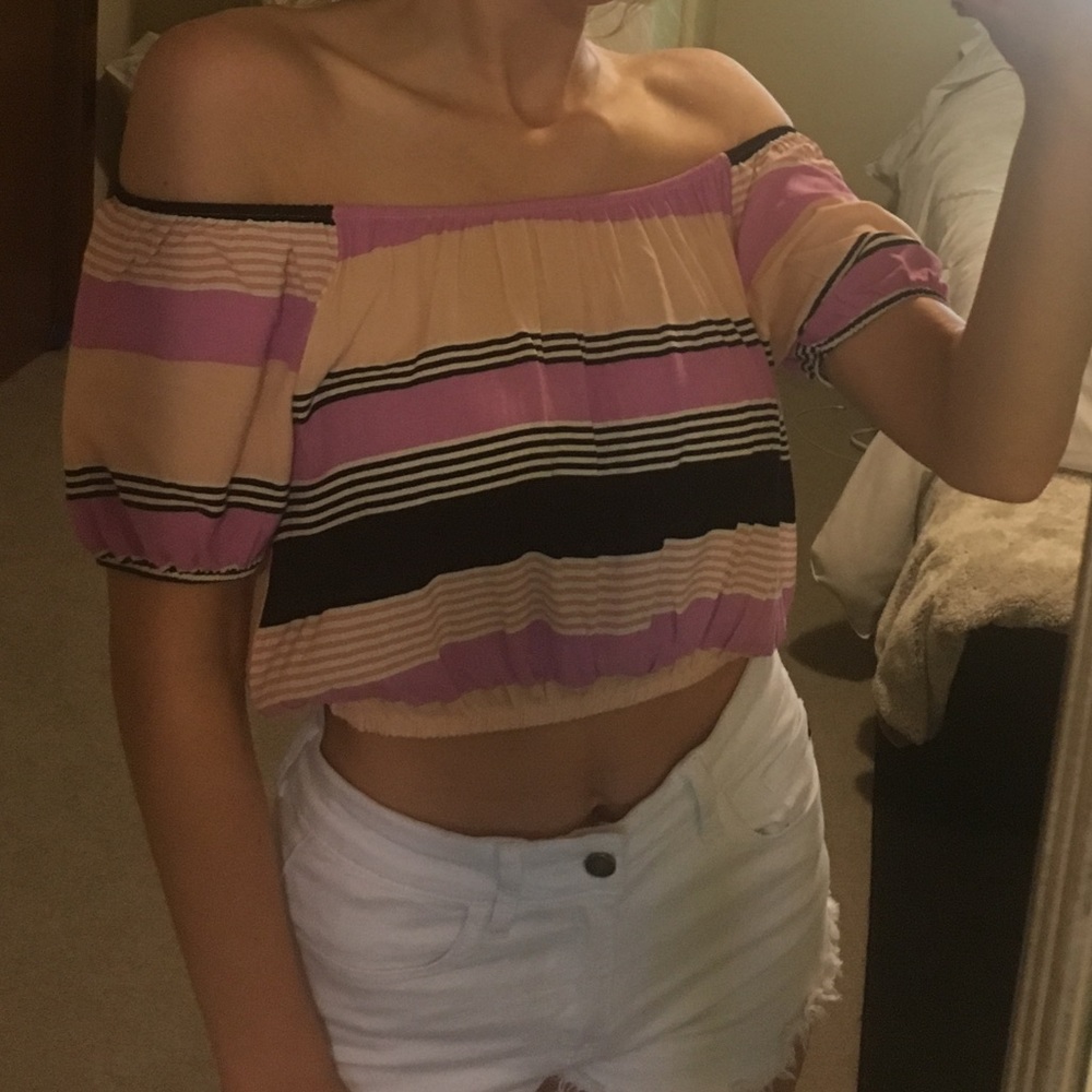 NWOT Off The Shoulder Crop Top
